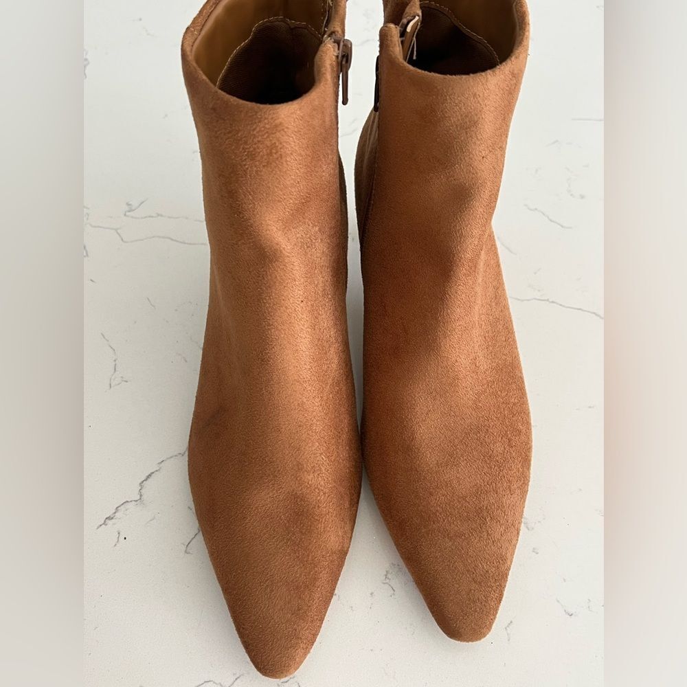 Universal Thread Faux sued boots size 10